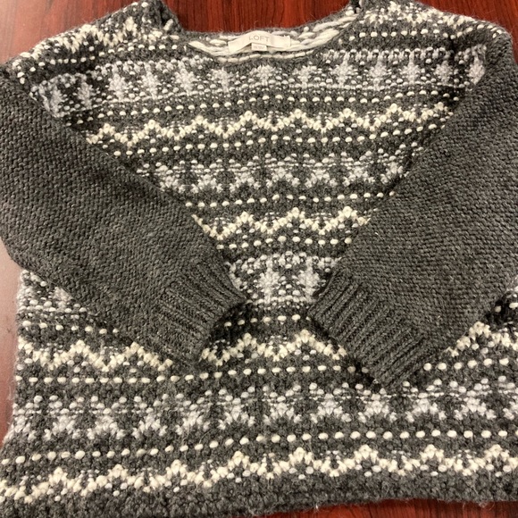 LOFT Sweaters - 💛TODAY***$13***Charcoal crop sweater from Loft by Ann Taylor.